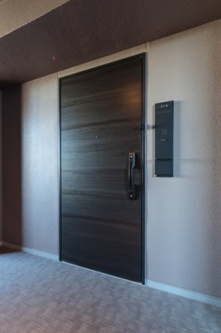 ＲＪＲプレシア川口の玄関|収納もある玄関です