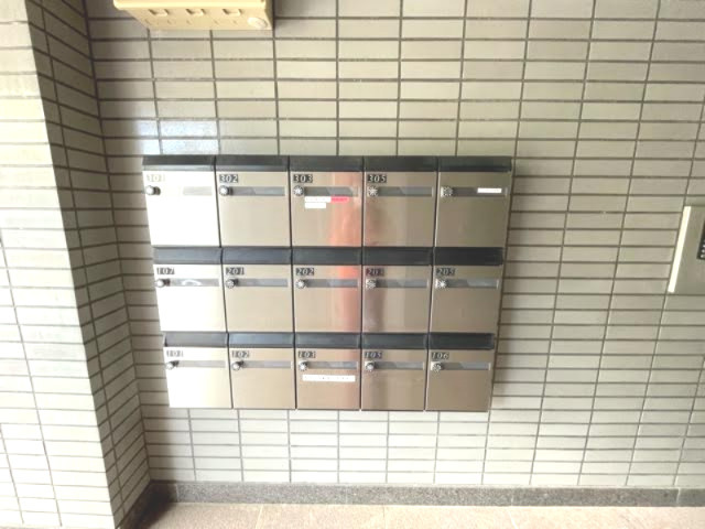 【エントランス】 | メゾン榎本 | 清潔なエントランスです