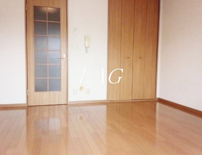 【居間・リビング】 | シャトーすずらん | 洋室のお部屋です。