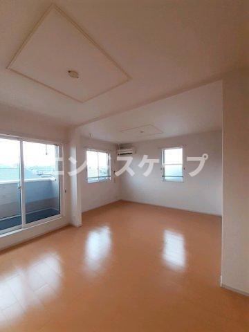 ブライトヒルⅡの居間・リビング|高崎、前橋のお部屋探しはエンドスケープまで！お客様の理想お聞かせ下さい♪