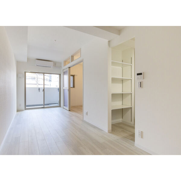 ワールドアイ大阪フェリーチェの居間・リビング