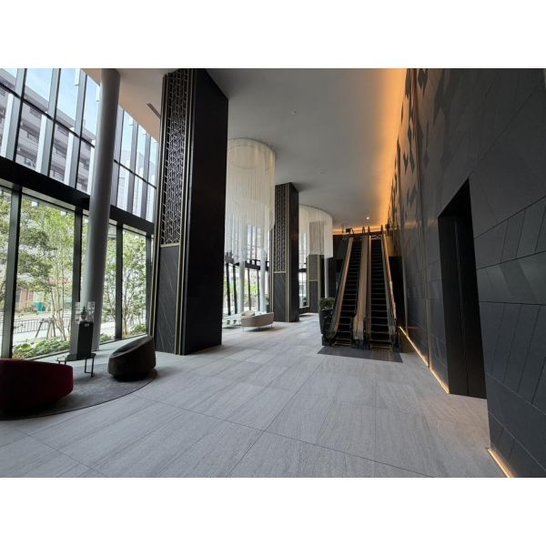 シエリアタワー中之島のロビー