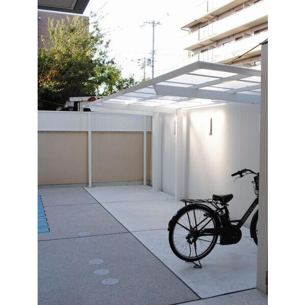 Re　ー　Style　(refine　style)の駐車場