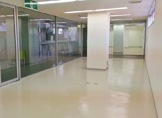 大津市西の庄の店舗事務所の内装