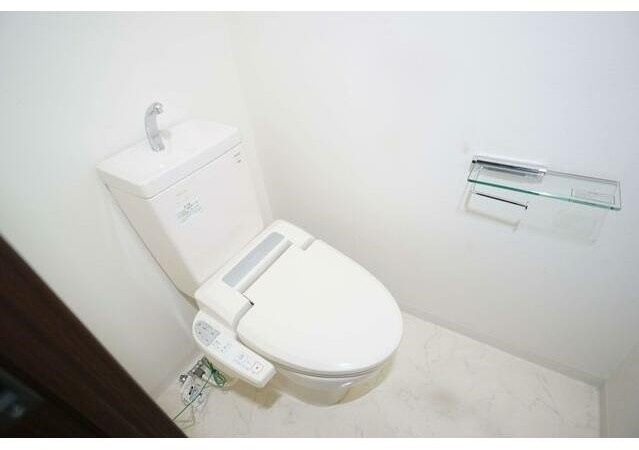 【トイレ】 | スパシエ・エル新横浜 | 落ち着いた色調のトイレです♪