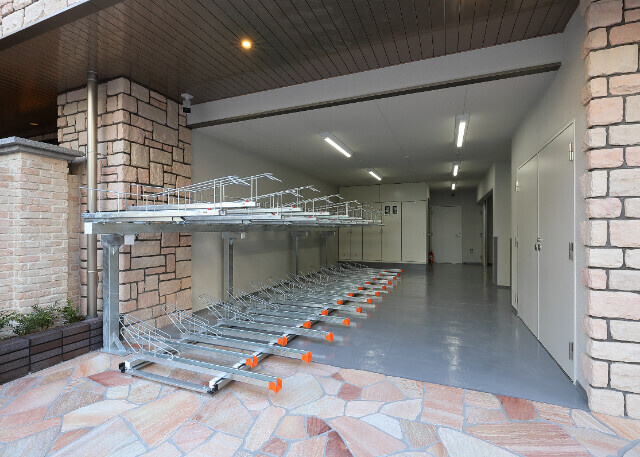 プレジオ松屋町の駐車場