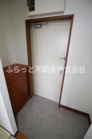 土浦学園通りビルの玄関|シンプルで使いやすい玄関です