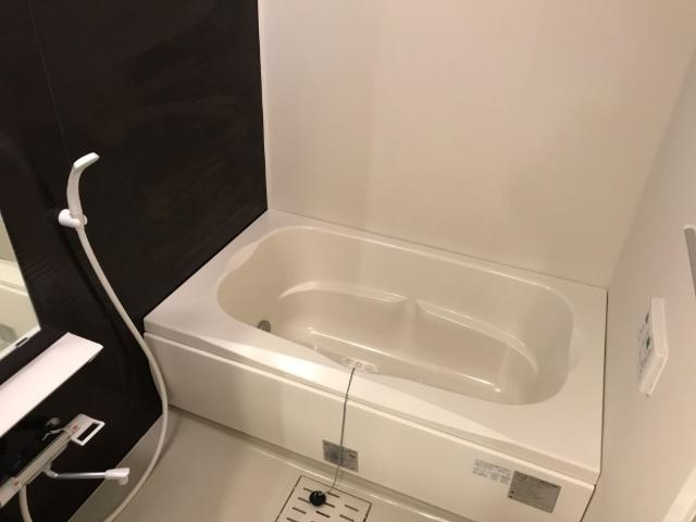 クロニクルの浴室|落ち着いた空間のお風呂です