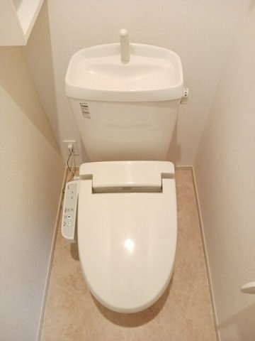 セレーノ草薙Ⅱのトイレ|ゆったりとした空間のトイレです