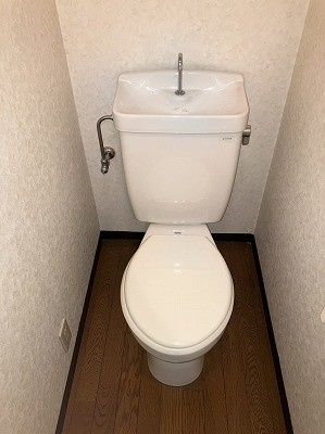 拾壱番館のトイレ