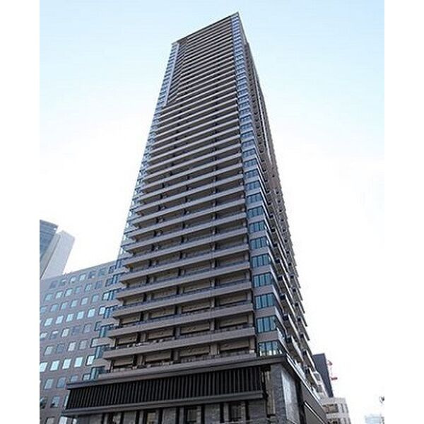 北浜ミッドタワーの外観