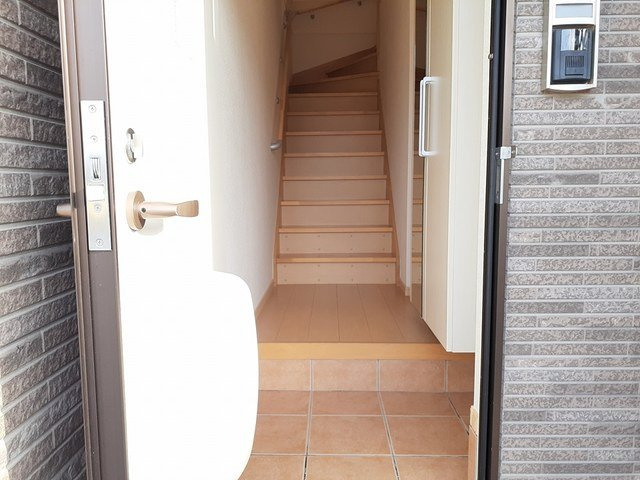 グレイスフル早川の玄関|明るい玄関です
