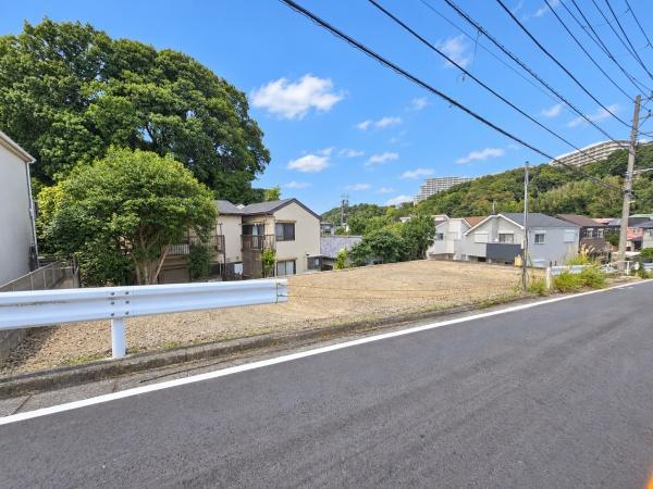 横浜市戸塚区川上町の新築一戸建の前面道路含む現地写真|閑静な住宅街につき住環境良好です♪
お気軽にお問い合わせください。