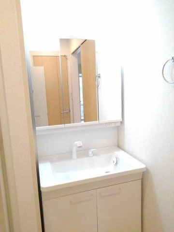 プレシャス　デイズの洗面所|明るい洗面所です