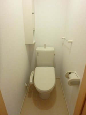 【トイレ】 | ニューアルカンシェル | トイレです