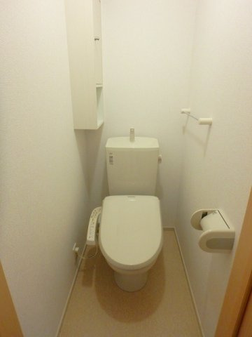 【トイレ】 | ニューアルカンシェル | トイレです