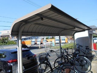 レオパレスグリーングラスのその他|屋根付き駐輪場