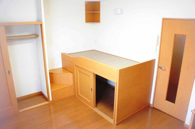レオパレスＰ９３０の居間・リビング|こちらの居間で趣味の時間をお楽しみください