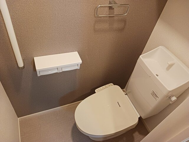ルガル・コモドのトイレ|シンプルで使いやすいトイレです