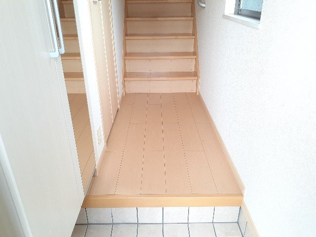 ヌフ・アンジュの玄関|収納もある玄関です