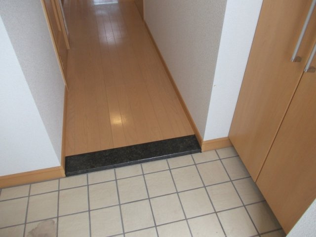 ＫＩフードアルティフェスビュ－の玄関|明るい玄関です