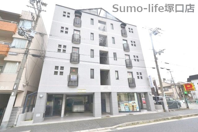 BAU園田の外観