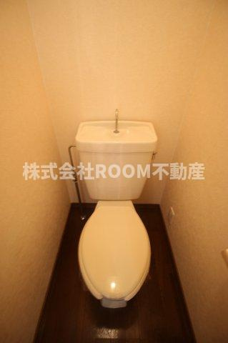 イーストウッドマンションのトイレ|ゆったりとした空間のトイレです