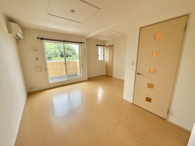 アベニュー酒津の居間・リビング|※写真と現況に相違がある場合は、現況を優先します。※写真と現況に相違がある場合は、現況を優先します。