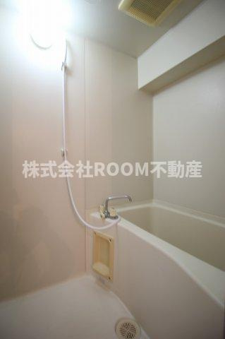 イーストウッドマンションの浴室|日々の疲れを癒すお風呂付です
