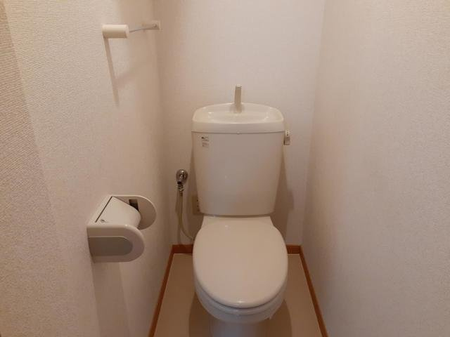サニー　コートのトイレ|落ち着いたトイレです