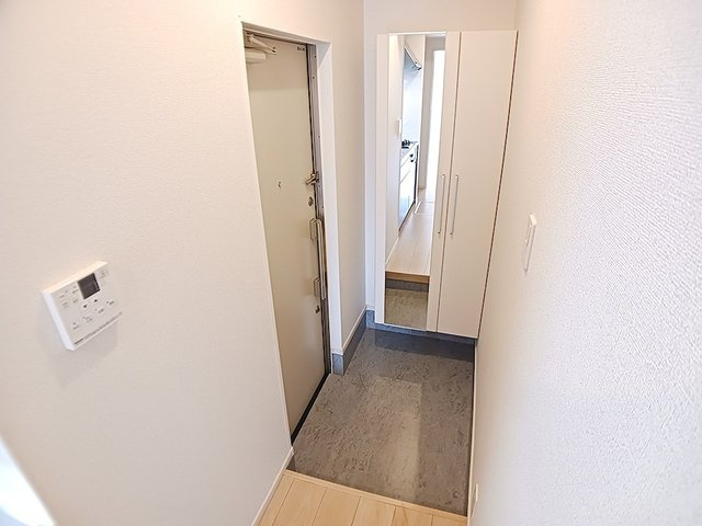 ヴェルレーヌの玄関|明るい玄関です