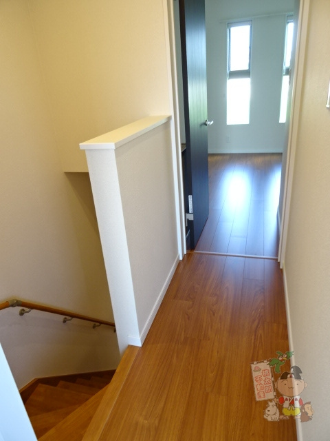 ラ・イース松新町の玄関