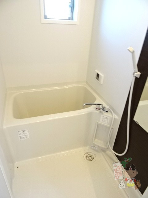 ラ・イース松新町の浴室