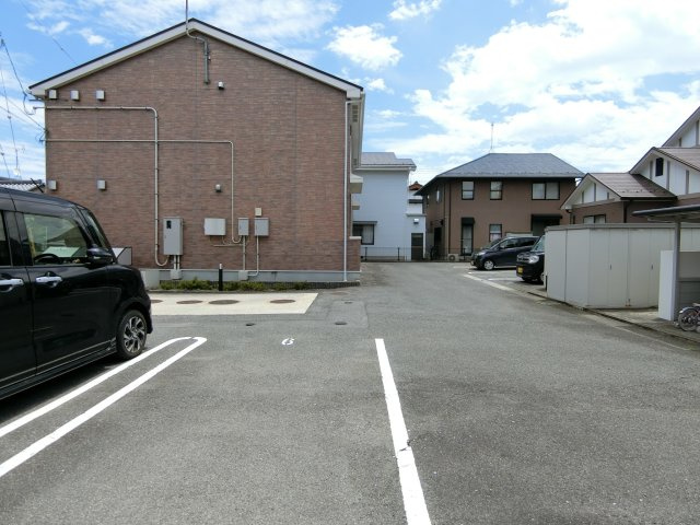 グッド　ヒルズ　１番館の駐車場