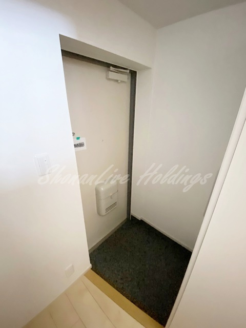藤沢市円行１丁目の賃貸マンションの玄関|お履き物が多い方にもおすすめ♪