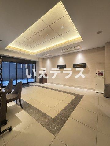 ワコーレ神戸三宮トラッドタワーのロビー