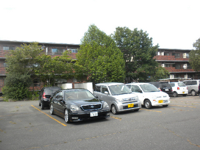 セフィーラ栄の駐車場
