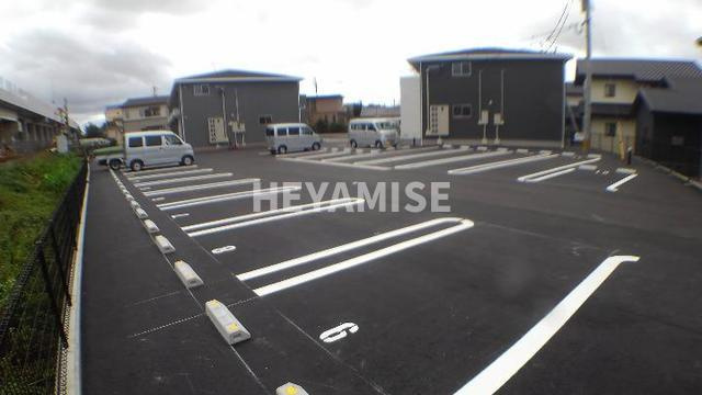 パラディⅣの駐車場