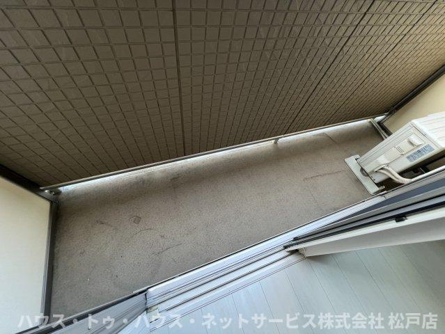 アドラブールのバルコニー