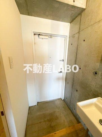 インザグレイス弁天町の玄関
