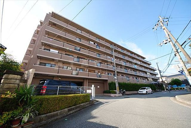 コスモ豊中東の外観|外観は落ち着いています