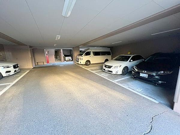 コスモ豊中東の駐車場|カースペースがあります