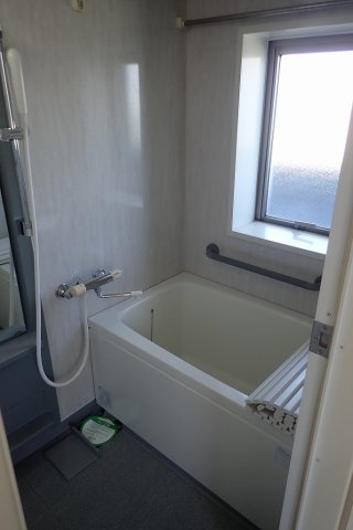 Crest本郷の浴室