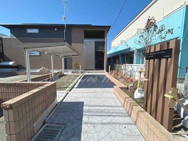 藤沢市本鵠沼４丁目のアパートのエントランス