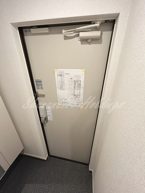 藤沢市本鵠沼４丁目のアパートの玄関