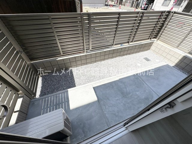 東大阪市森河内西２丁目のアパートのバルコニー