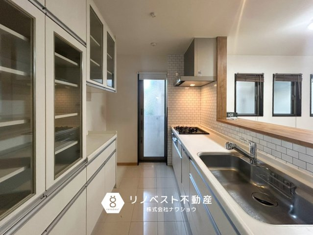 東大阪市南鴻池町2丁目のキッチン|収納力が高いのが魅力的◎