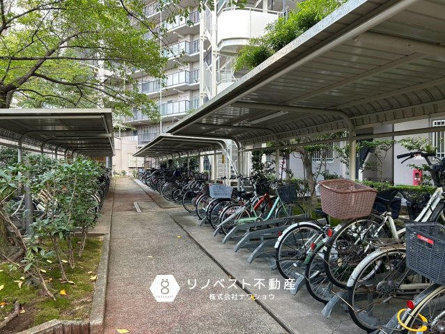 アメリア1番館の駐輪場|【リノベスト不動産】東大阪市・生野区・東成区での物件探しは弊社にお任せください！
