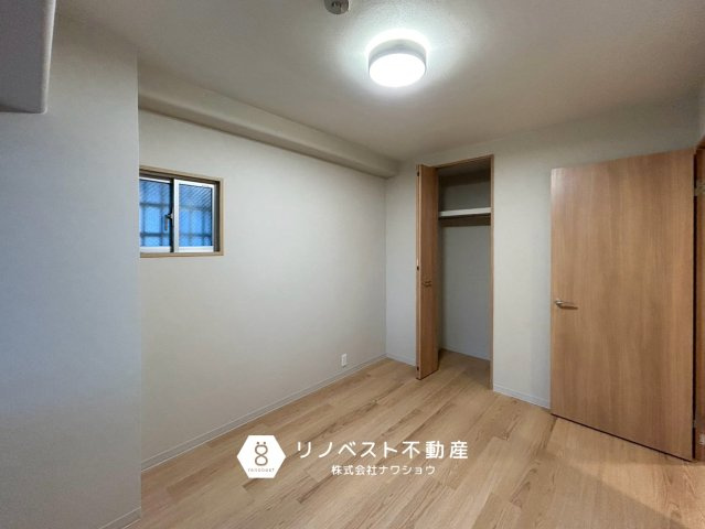 アメリア1番館の洋室|玄関すぐの約5.0帖洋室。全居室収納付き！
寝室にすることで生活空間とメリハリをつくれます◎