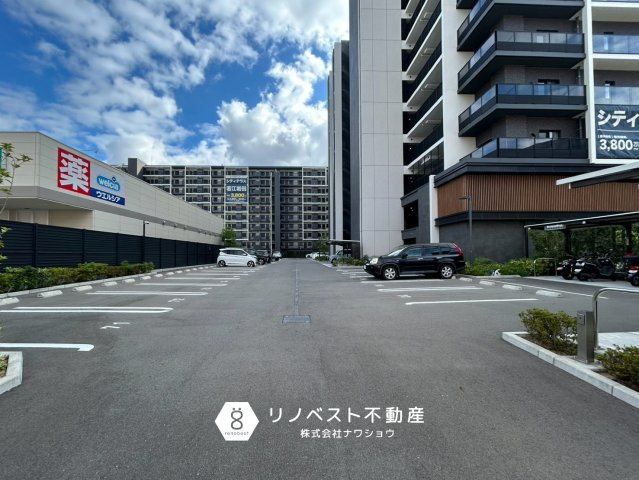 シティテラス若江岩田の駐車場|【リノベスト不動産】テナント（事業用）物件のご紹介も可能です。事務所移転・新規開業等お気軽にご相談ください♪

